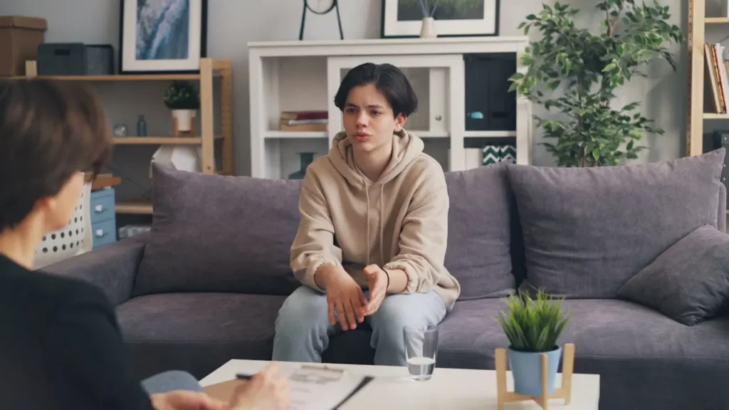 A teen attending dual diagnosis treatment in Orange County